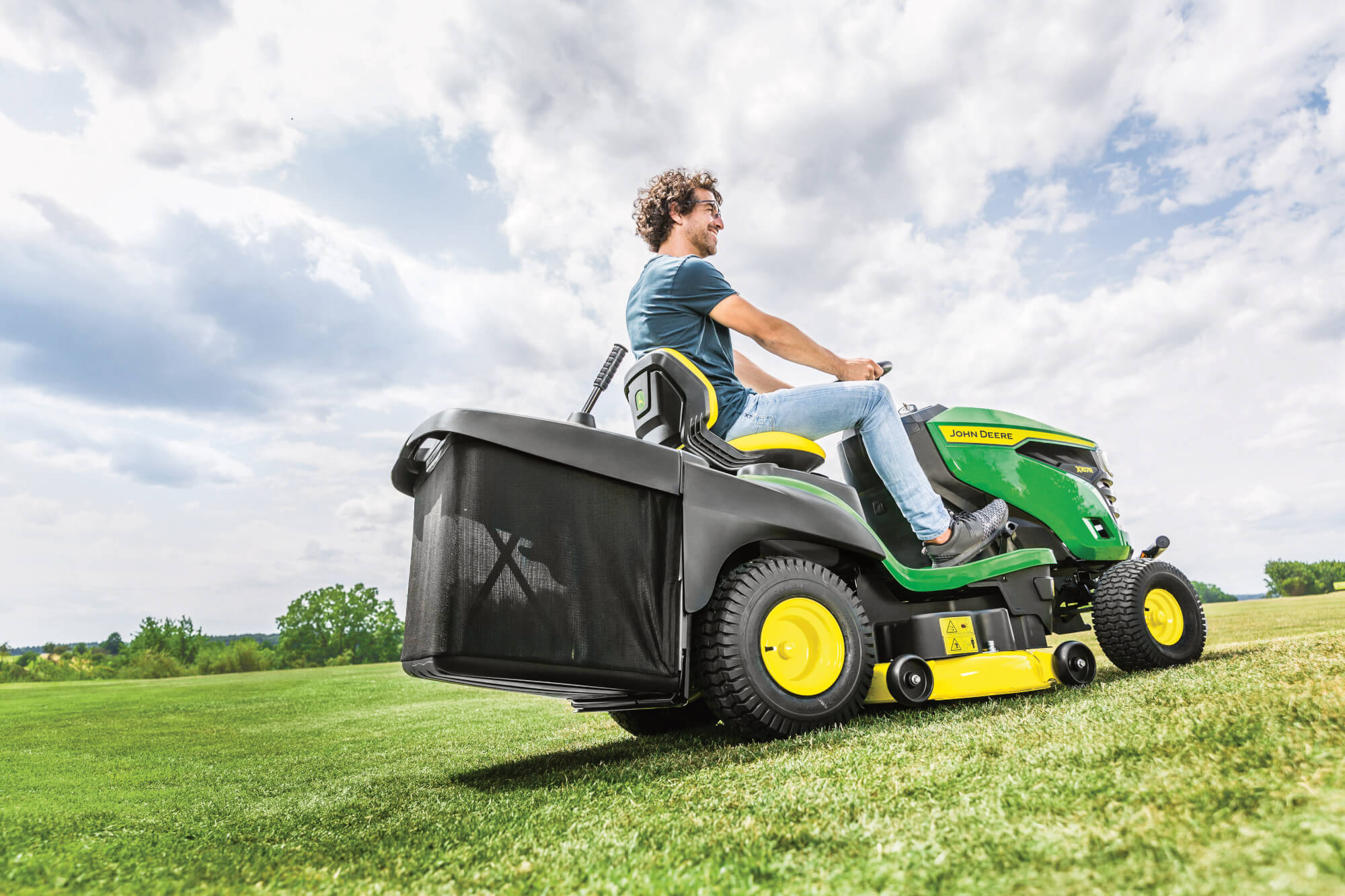 John Deere Aufsitz-Rasenmäher X167R